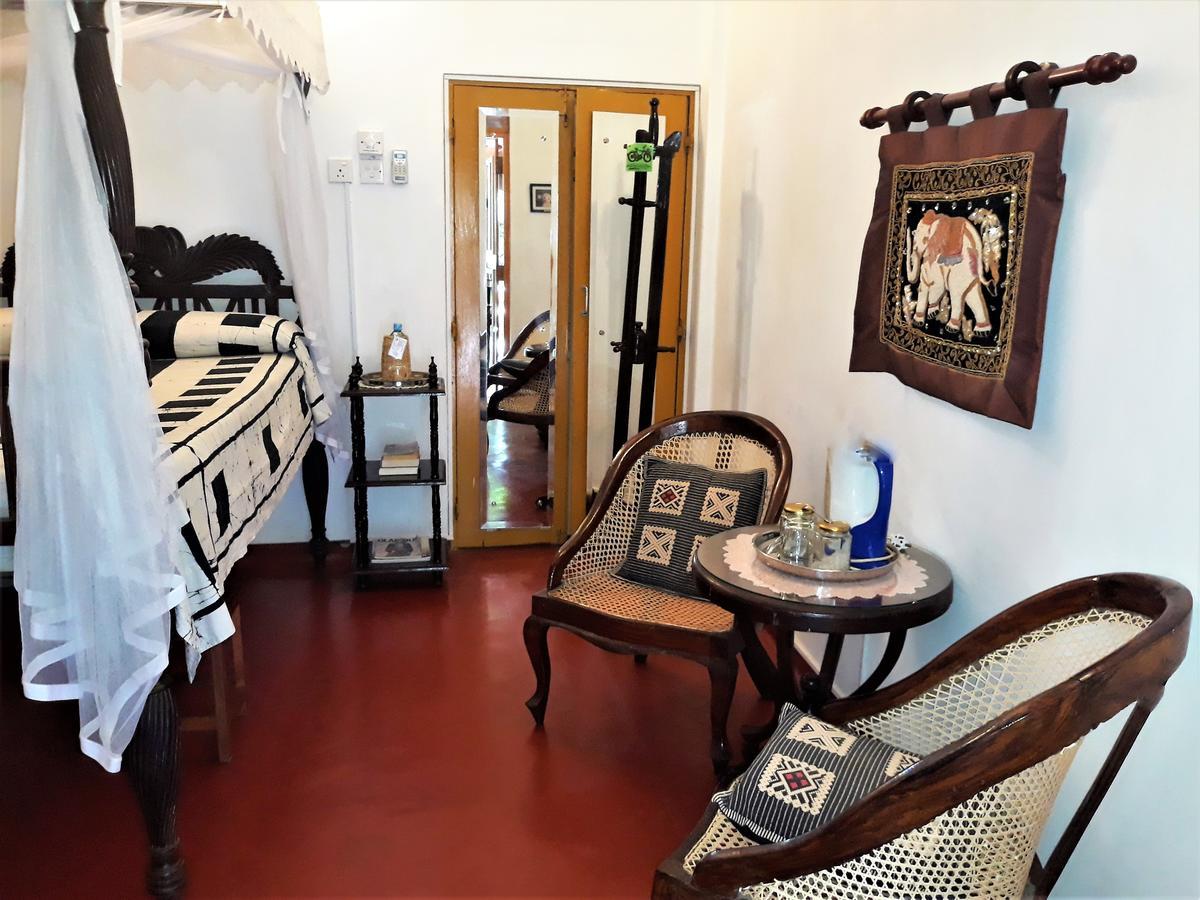 The Icebear Guesthouse Negombo Extérieur photo