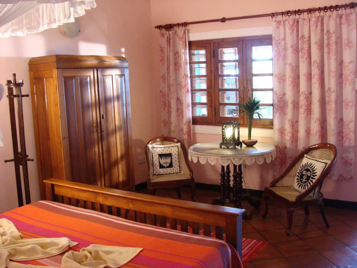 The Icebear Guesthouse Negombo Extérieur photo